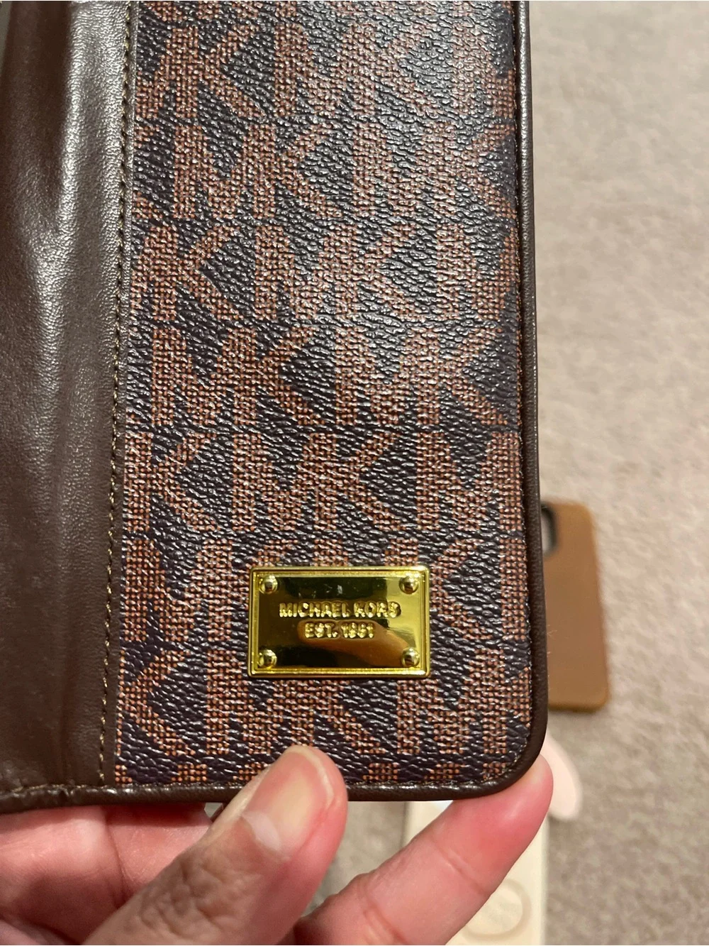 Classic Monogram Pattern PU Leather Magnetic Flip Phone Case